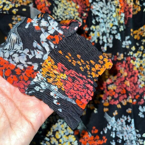 Anthropologie Akemi + Kim Adria Smocked Blouse Top with Abstract Florals Size XS - Picture 3 of 8